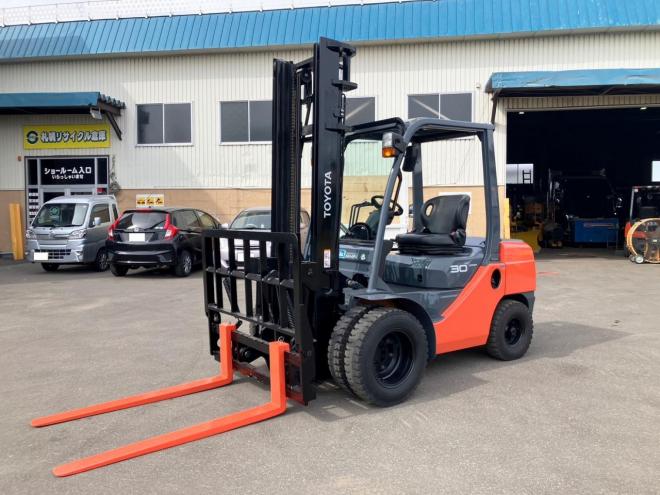 フォークリフトトヨタ　中古　8FD30　建機