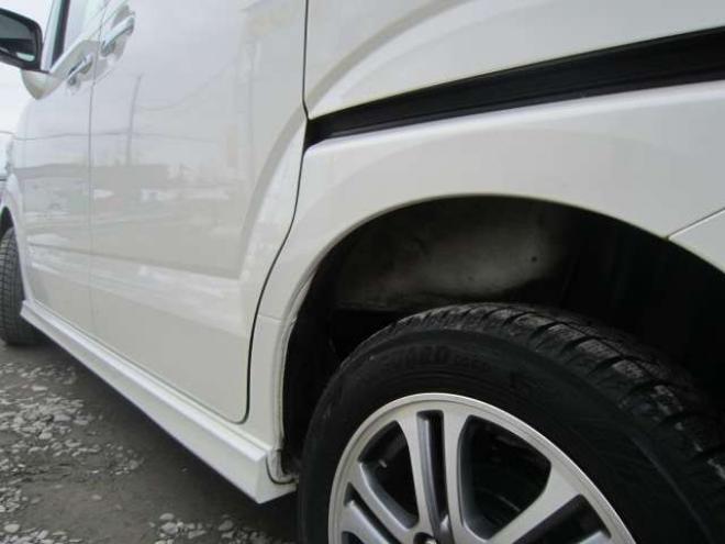 N-BOXカスタムG Lパッケージ 4WD　道外仕入れ パワスラドア プッシュスタート スマートキー HID フォグ ドアバイザー 純正アルミ 車検令和9年9月 1年間走行無制限保証付 660