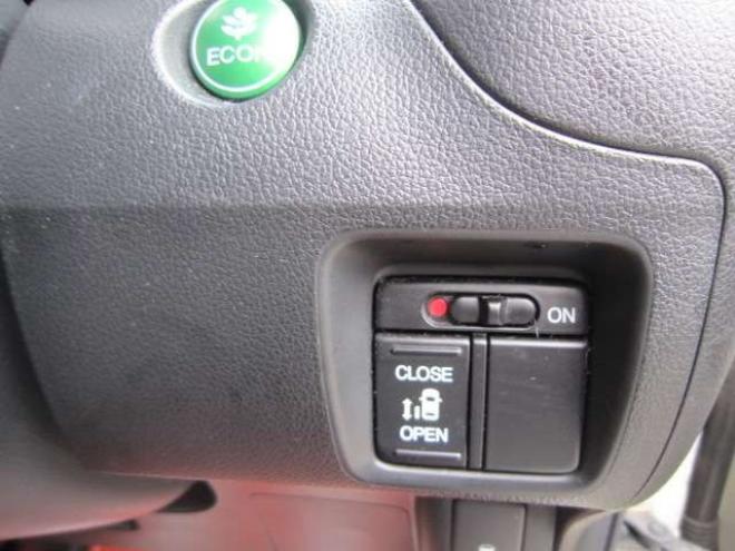 N-BOXカスタムG Lパッケージ 4WD　道外仕入れ パワスラドア プッシュスタート スマートキー HID フォグ ドアバイザー 純正アルミ 車検令和9年9月 1年間走行無制限保証付 660