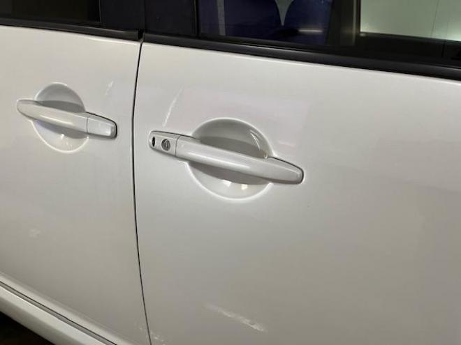 デリカＤ：５　Ｇパワーパッケージ　本州仕入　寒冷地仕様　禁煙車　両側パワースライドドア　エクストリーム１６インチＡＷ＋ＮＥＯＬＩＮホワイトレター　新品ＪＡＯＳブラックマッドガード　アルパイン製リアグリップダウンモニター　ストラーダナビ 4WD 2400 5Dr