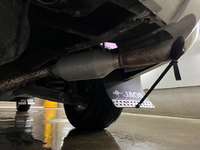 デリカＤ：５　Ｇパワーパッケージ　本州仕入　寒冷地仕様　禁煙車　両側パワースライドドア　エクストリーム１６インチＡＷ＋ＮＥＯＬＩＮホワイトレター　新品ＪＡＯＳブラックマッドガード　アルパイン製リアグリップダウンモニター　ストラーダナビ 4WD 2400 5Dr