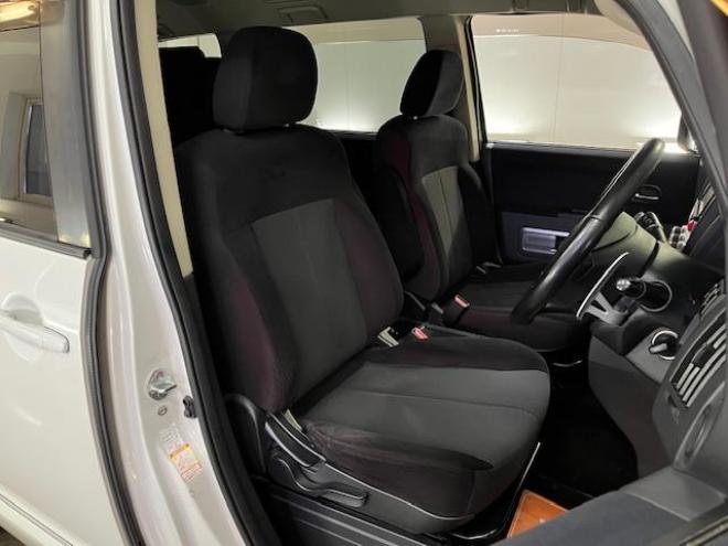 デリカＤ：５　Ｇパワーパッケージ　本州仕入　寒冷地仕様　禁煙車　両側パワースライドドア　エクストリーム１６インチＡＷ＋ＮＥＯＬＩＮホワイトレター　新品ＪＡＯＳブラックマッドガード　アルパイン製リアグリップダウンモニター　ストラーダナビ 4WD 2400 5Dr