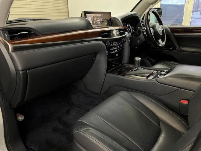 レクサスＬＸ５７０　寒冷地仕様　禁煙車　ＷＡＬＤ２２インチＡＷ　レクサスセーフティプラス　マークレビンソン　モデリスタスポイラー　純正ブラックレザーシート　社外１８インチＡＷ＋スタッドレスタイヤ付　パノラミックビュー 4WD 5700 5Dr