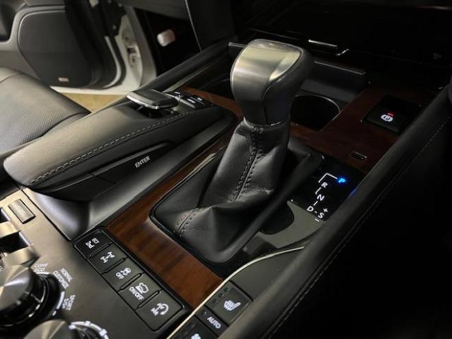 レクサスＬＸ５７０　寒冷地仕様　禁煙車　ＷＡＬＤ２２インチＡＷ　レクサスセーフティプラス　マークレビンソン　モデリスタスポイラー　純正ブラックレザーシート　社外１８インチＡＷ＋スタッドレスタイヤ付　パノラミックビュー 4WD 5700 5Dr