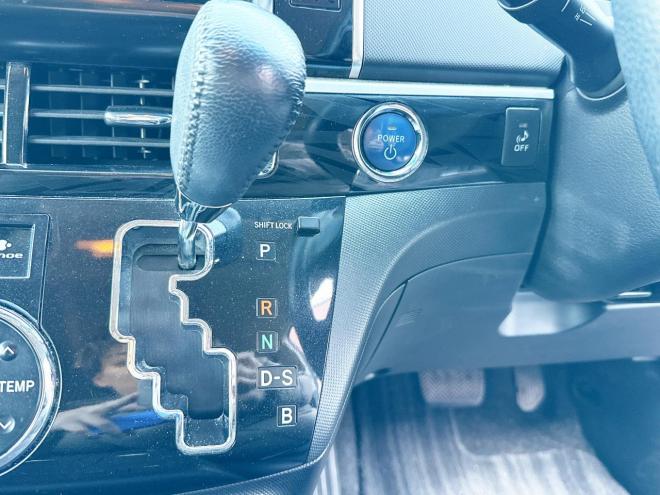 エスティマハイブリッドハイブリッド2.4アエラス プレミアムED 4WD　ローンが不安な方＜優遇ローン＞　本州仕入　ナビTV　純正8型ナビ　後席モニター 4WD 2400 5Dr