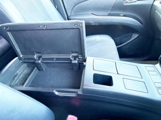 エスティマハイブリッドハイブリッド2.4アエラス プレミアムED 4WD　ローンが不安な方＜優遇ローン＞　本州仕入　ナビTV　純正8型ナビ　後席モニター 4WD 2400 5Dr