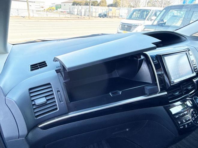 エスティマ2.4アエラス プレミアム エディション 4WD ローンが不安な方＜優遇ローン＞ 本州仕入　モデリスタエアロ 純正ナビTV　後席モニター 4WD 2400 5Dr