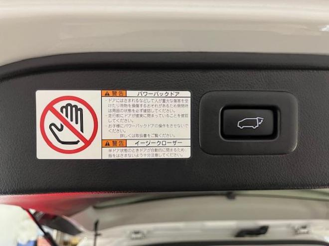 アルファードハイブリッドＳＲ　Ｃパッケージ　本州仕入　寒冷地仕様　禁煙車　純正ブラックレザーシート　両側パワースライドドア　パワーバックドア　純正１７インチＡＷ　社外１６ＡＷ＋スタッドレスタイヤ付　純正ナビ　Ｂｌｕｅｔｏｏｔｈオーディオ　ＥＴＣ 4WD 2500 5Dr