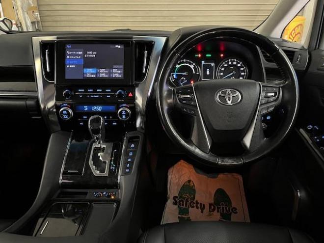 アルファードハイブリッドＳＲ　Ｃパッケージ　本州仕入　寒冷地仕様　禁煙車　純正ブラックレザーシート　両側パワースライドドア　パワーバックドア　純正１７インチＡＷ　社外１６ＡＷ＋スタッドレスタイヤ付　純正ナビ　Ｂｌｕｅｔｏｏｔｈオーディオ　ＥＴＣ 4WD 2500 5Dr