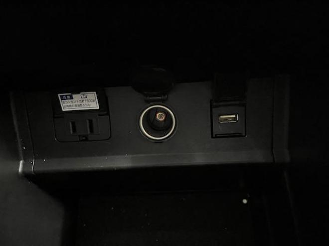 アルファードハイブリッドＳＲ　Ｃパッケージ　本州仕入　寒冷地仕様　禁煙車　純正ブラックレザーシート　両側パワースライドドア　パワーバックドア　純正１７インチＡＷ　社外１６ＡＷ＋スタッドレスタイヤ付　純正ナビ　Ｂｌｕｅｔｏｏｔｈオーディオ　ＥＴＣ 4WD 2500 5Dr