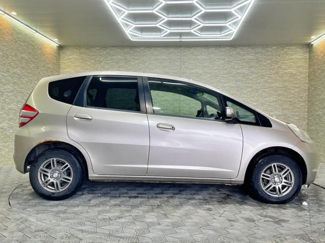 フィット1.3Gスマートスタイルエディション 4WD 5年保証 スマキー ナビ ドラレコ 寒冷地仕様 禁煙 修復歴無