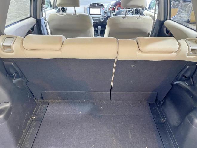 フィット1.3Gスマートスタイルエディション 4WD 5年保証 スマキー ナビ ドラレコ 寒冷地仕様 禁煙 修復歴無