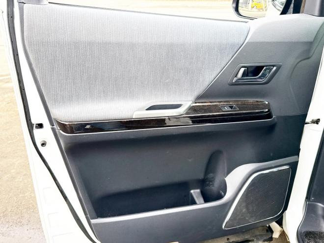 アルファードハイブリッドハイブリッド2.4SR 4WD　ローンが不安な方＜優遇ローン＞　本州仕入 ダブルサンルーフ　純正SDナビTV　両側パワースライド 4WD 2400 5Dr