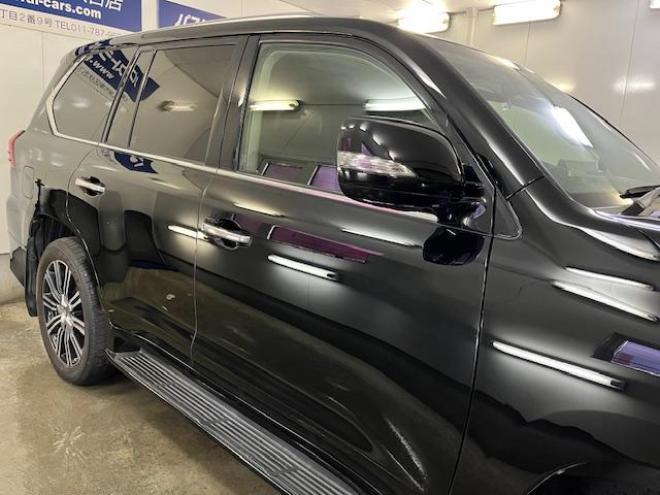 レクサスＬＸ５７０　本州仕入　寒冷地仕様　禁煙車　クリフォードセキュリティ　純正２１インチＡＷ　社外１８ＡＷ＋スタッドレスタイヤ付　純正ブラックレザーシート　ヘッドアップディスプレイ　全方位パノラミックビューモニター 4WD 5700 5Dr