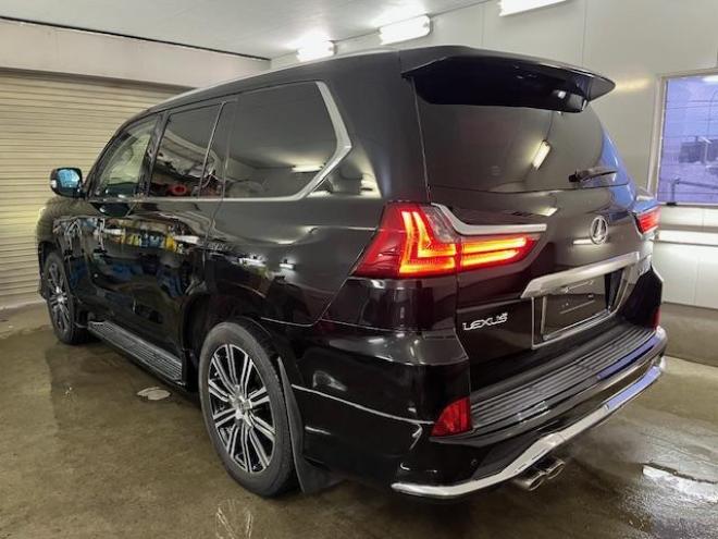レクサスＬＸ５７０　本州仕入　寒冷地仕様　禁煙車　クリフォードセキュリティ　純正２１インチＡＷ　社外１８ＡＷ＋スタッドレスタイヤ付　純正ブラックレザーシート　ヘッドアップディスプレイ　全方位パノラミックビューモニター 4WD 5700 5Dr