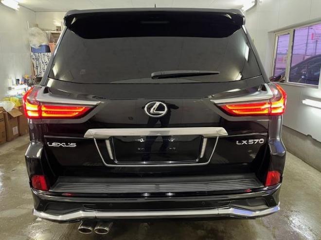 レクサスＬＸ５７０　本州仕入　寒冷地仕様　禁煙車　クリフォードセキュリティ　純正２１インチＡＷ　社外１８ＡＷ＋スタッドレスタイヤ付　純正ブラックレザーシート　ヘッドアップディスプレイ　全方位パノラミックビューモニター 4WD 5700 5Dr