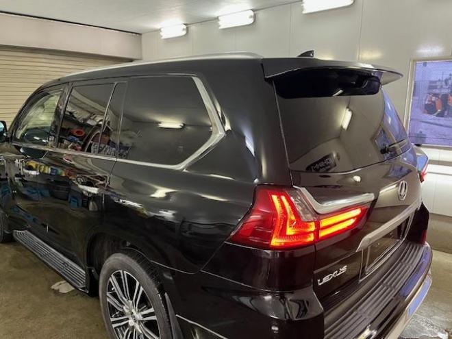 レクサスＬＸ５７０　本州仕入　寒冷地仕様　禁煙車　クリフォードセキュリティ　純正２１インチＡＷ　社外１８ＡＷ＋スタッドレスタイヤ付　純正ブラックレザーシート　ヘッドアップディスプレイ　全方位パノラミックビューモニター 4WD 5700 5Dr