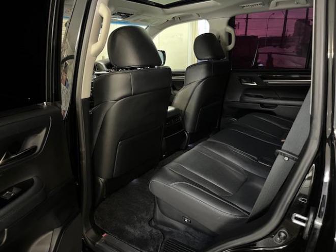 レクサスＬＸ５７０　本州仕入　寒冷地仕様　禁煙車　クリフォードセキュリティ　純正２１インチＡＷ　社外１８ＡＷ＋スタッドレスタイヤ付　純正ブラックレザーシート　ヘッドアップディスプレイ　全方位パノラミックビューモニター 4WD 5700 5Dr