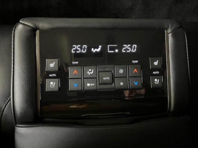 レクサスＬＸ５７０　本州仕入　寒冷地仕様　禁煙車　クリフォードセキュリティ　純正２１インチＡＷ　社外１８ＡＷ＋スタッドレスタイヤ付　純正ブラックレザーシート　ヘッドアップディスプレイ　全方位パノラミックビューモニター 4WD 5700 5Dr