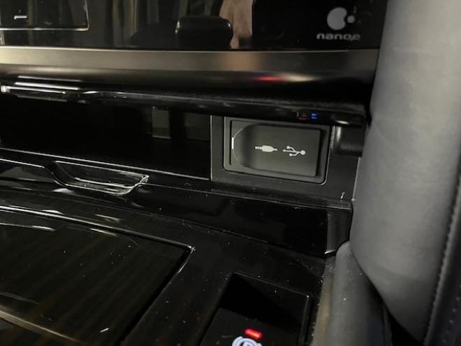 レクサスＬＸ５７０　本州仕入　寒冷地仕様　禁煙車　クリフォードセキュリティ　純正２１インチＡＷ　社外１８ＡＷ＋スタッドレスタイヤ付　純正ブラックレザーシート　ヘッドアップディスプレイ　全方位パノラミックビューモニター 4WD 5700 5Dr