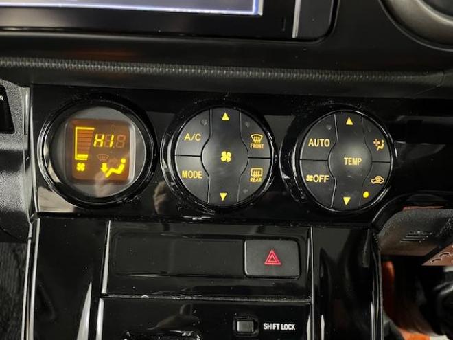 カローラルミオン１．８Ｓ　オンビーリミテッド　特別仕様車　寒冷地仕様　禁煙車　純正ブラックレザーシート　ＳＭＡＣＫ１７インチＡＷ　スタッドレスタイヤ付　純正ナビ　フルセグ地デジ　ＤＶＤ再生　Ｂｌｕｅｔｏｏｔｈオーディオ　バックカメラ　フロントガラス熱線 4WD 1800 5Dr