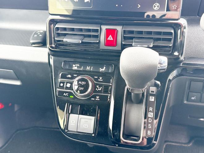 タント660カスタムX 4WD　ローンが不安な方＜優遇ローン＞　寒冷地仕様　純正ディスプレイオーディオ　両側パワースライドドア 4WD 660 5Dr