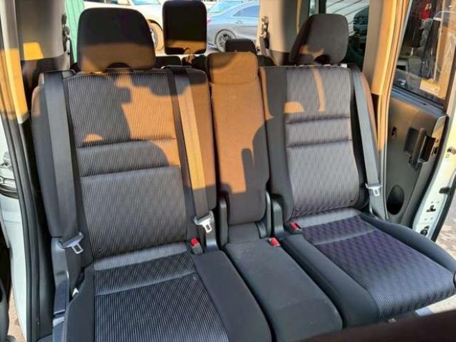 セレナ2.0 ハイウェイスター V 4WD　社外ナビ　後席モニター　両側パワスラ　エンジンスターター　ETC　パワステ　パワーウィンドウ　ABS　キーレスエントリー　アイドリングストップ　寒冷地仕様　盗難防止装置　エアコン　横滑り防止装置 2000