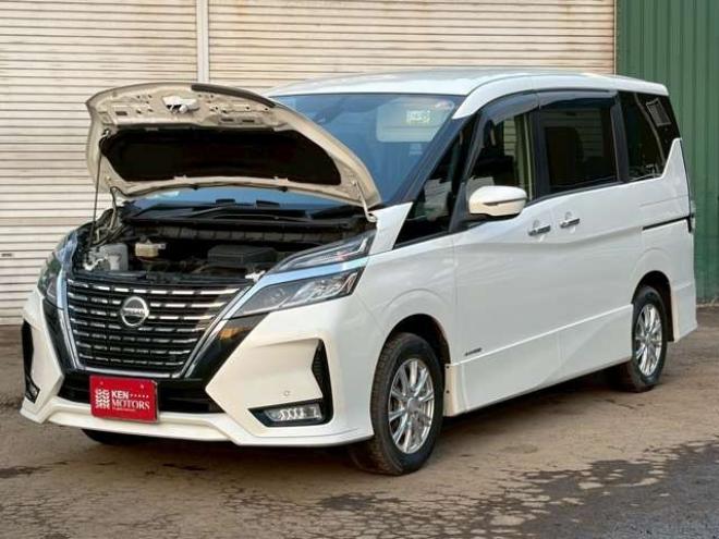 セレナ2.0 ハイウェイスター V 4WD　社外ナビ　後席モニター　両側パワスラ　エンジンスターター　ETC　パワステ　パワーウィンドウ　ABS　キーレスエントリー　アイドリングストップ　寒冷地仕様　盗難防止装置　エアコン　横滑り防止装置 2000