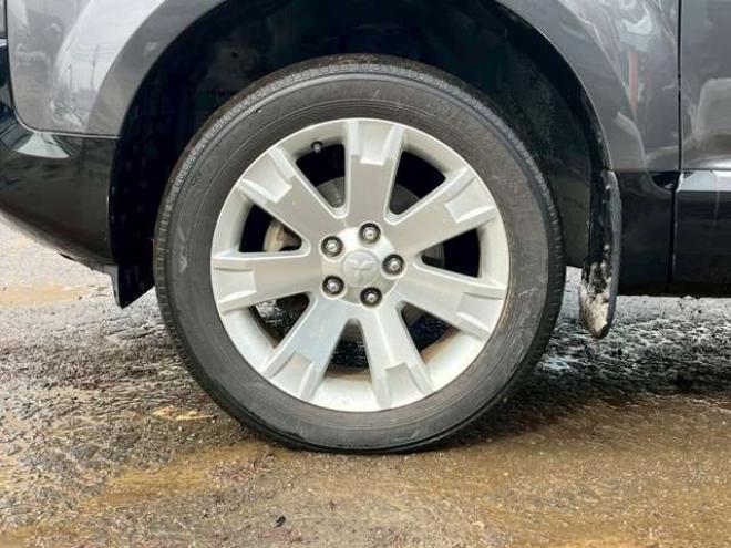 デリカD：5 2.4 G パワーパッケージ 4WD　ETC　アルパインBIGナビ　バックカメラ　両側電動スライドドア　パワステ　パワーウィンドウ　純正アルミ　クルーズコントロール　エアコン　キーレスエントリー　横滑り防止装置　盗難防止装置　3列シート 2400