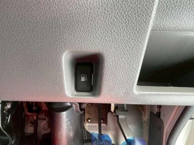 キャラバンNV350 2.5 プレミアムGX ロングボディ ディーゼルターボ 4WD　ETC　ベットキット　スマートキー　キーレス　パワーウィンドウ　ABS　エアコン　パワステ　盗難防止装置　両側スライドドア 2500