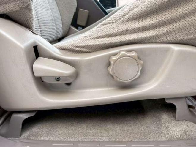 ハイラックスサーフ2.7 SSR-G 4WD　パワステ　パワーウィンドウ　キーレス　エアコン　ABS　ルーフレール　アルミホイール　寒冷地仕様　CD 2700