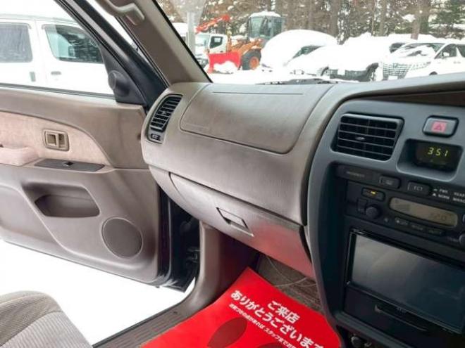 ハイラックスサーフ2.7 SSR-G 4WD　パワステ　パワーウィンドウ　キーレス　エアコン　ABS　ルーフレール　アルミホイール　寒冷地仕様　CD 2700