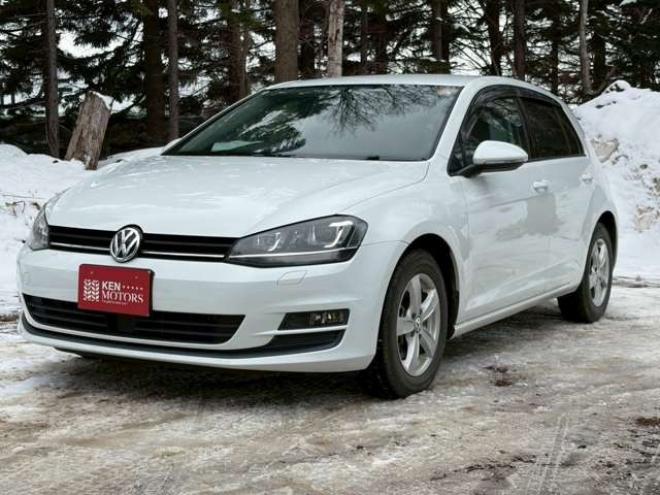 ゴルフTSI コンフォートライン　地デジナビ　バックカメラ　純正アルミホイール　パワステ　パワーウィンドウ　ABS　キーレスエントリー　ETC　クルーズコントロール　横滑り防止装置　エアコン　盗難防止装置　CD　アイドリングストップ 正規輸入車 2WD 1200