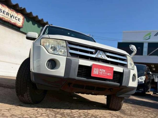 パジェロ3.0 ロング リミテッド エディション 4WD　ワンオーナー　社外ナビ　バックカメラ　純正アルミホイール　エアコン　エンジンスターター　ETC　記録簿　キーレスエントリー　パワステ　パワーウィンドウ　3列シート　エアコン　寒冷地仕様　盗難防止装置 3000