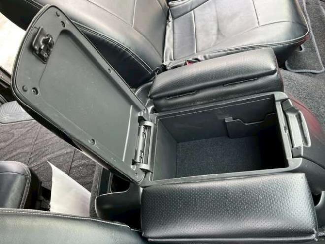 ハイエース2.7 GL ロング ミドルルーフ 4WD　10人乗り　パワステ　パワーウィンドウ　エアコン　社外ナビ　後席モニター　キーレスエントリー　片側スライドドア　盗難防止装置　フロントモデリスタ 2700