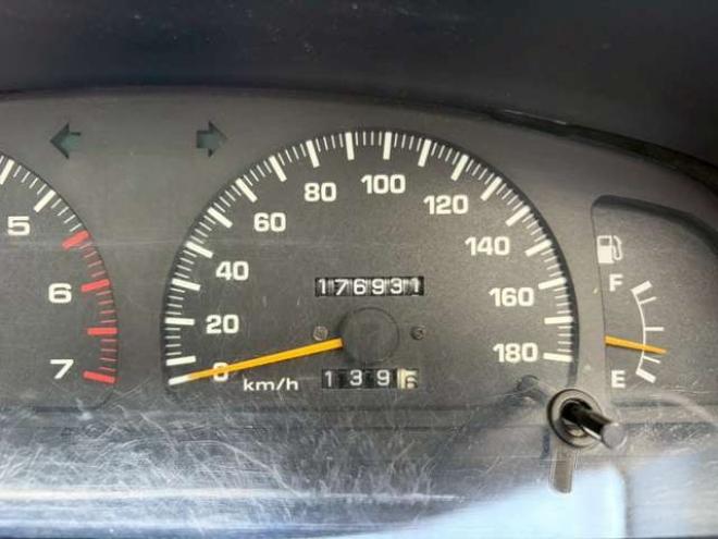 ハイラックスサーフ2.7 SSR-X 4WD　リフトアップ　全塗装済レッド　社外ナビ　ETC　パワステ　パワーウィンドウ　ABS　キーレスエントリー　ルーフレール　サンルーフ 2700