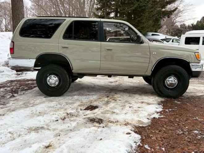 ハイラックスサーフ3.0 SSR-G ワイドボディ ディーゼルターボ 4WD　リフトアップ　全塗装済ベージュ　アルミホイール　メッキバンパー　サンルーフ　ETC　パワステ　パワーウィンドウ　ABS　キーレスエントリー　エアコン　寒冷地仕様 3000