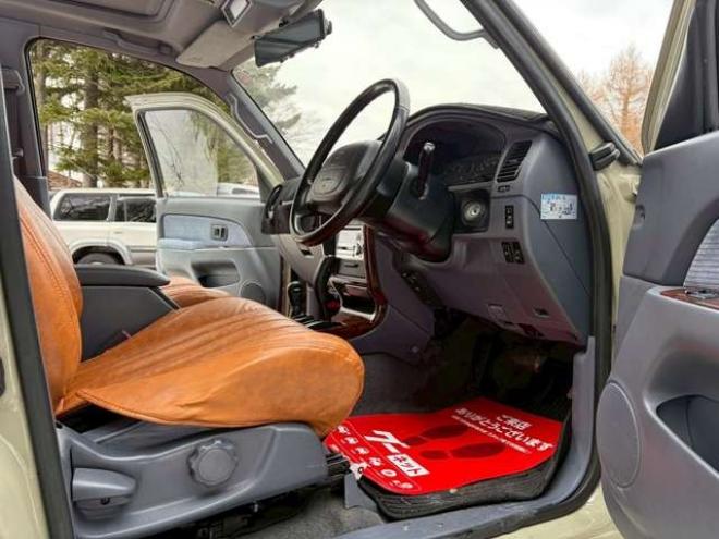 ハイラックスサーフ3.0 SSR-G ワイドボディ ディーゼルターボ 4WD　リフトアップ　全塗装済ベージュ　アルミホイール　メッキバンパー　サンルーフ　ETC　パワステ　パワーウィンドウ　ABS　キーレスエントリー　エアコン　寒冷地仕様 3000