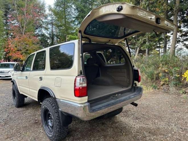 ハイラックスサーフ2.7 SSR-X プレミアムセレクション 4WD　リフトアップ　ETC　バックカメラ　社外ナビ　パワーウィンドウ　パワステ　ABS　全塗装済 2700