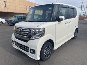 N-BOX　カスタムG ターボAパッケージ 4WD　新在　庫　限　定　プラ　イス 660