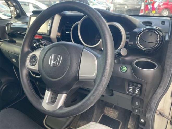 N-BOXカスタムG Lパッケージ 4WD　新在　庫　限　定　プラ　イス　20日21日22日 660