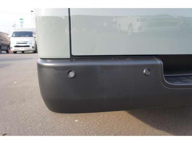 ハイエースバン2.8 スーパーGL ロング ディーゼルターボ 4WD　アースカラーPKG　登録済未使用車　アーバンカーキ　　両側パワースライドドア　デジタルインナーミラー　全方位カメラ　バックカメラ　寒冷地仕様　LEDヘッドライト　415コブラフラットベッドキット 登録済未使用車 2800