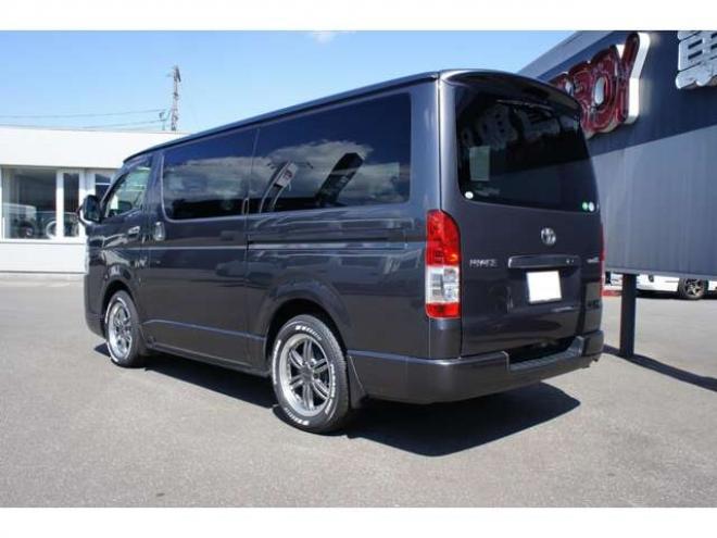 ハイエースバン2.8 スーパーGL ダークプライムII ロングボディ ディーゼルターボ 4WD　415COBRA　クリーンルック3 Fスポイラー&BY2Neoボンネット&ステージ2ルーフスポイラー&バッドラッカー17インチAW&フラットベッドキット　ヨコハマPARADA215/60R17　両側パワースライドドア　デジタルインナー 2800