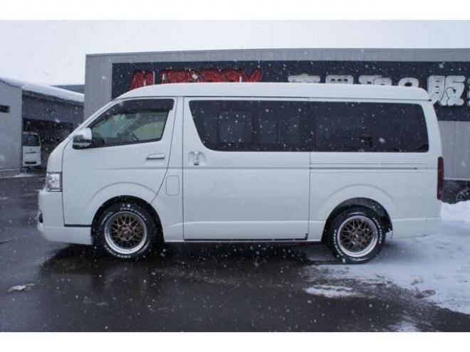 ハイエース2.7 GL ロング ミドルルーフ 4WD　ワンオーナー　ケンウッド9インチナビTV　Bカメラ　フリップダウンモニター　ワークエクストラップ18インチAW　415コブラフロントスポイラー　ベッドキット　LEDヘッドライト　スマキー　AC100V 2700
