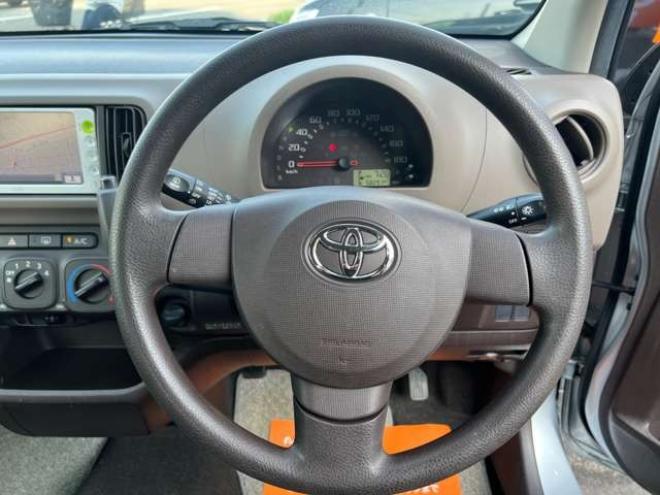 パッソ1.0 X 4WD　スマートキー　ナビ　TV エンジンスターター　電動格納ミラー 1000