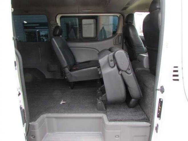 キャラバンNV350 2.5 ライダー プレミアムGX ロングボディ ディーゼルターボ 4WD　純正ナビ/フルセグTV/バックカメラ/ブルートゥース/オートライト/リヤヒーター・クーラー/スマートキー/PUSHスタート/エンジンスターター/ETC 2500