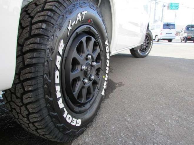 タウンエースバン1.5 GL 4WD　登録済未使用車/スマートアシスト/LEDヘッドライト/ベッドキット/MAD CROSS14インチホイール+ジオランダーX-AT/キーレス/アイドリングストップ 登録済未使用車 1500