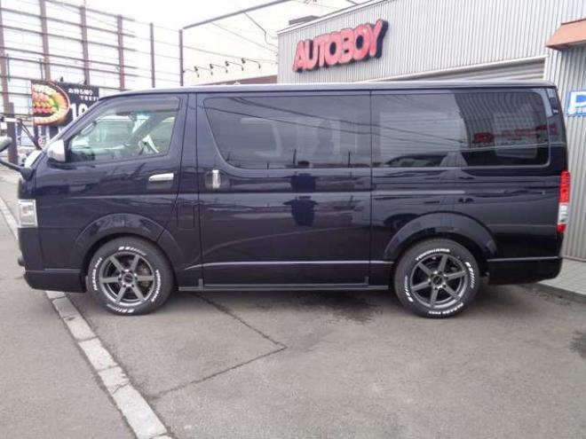 レジアスエース2.8 スーパーGL ダークプライムII ロングボディ ディーゼルターボ 4WD　415COBRA　S-6ボンネット&クリーンルック3Fリップ&ステージ2ルーフスポイラー&バッドラッカーSD-6　17インチAW　ヨコハマPARADA215/60R17　両側パワースライドドア　ETC　社外コンソールBOX　ベットキット 2800