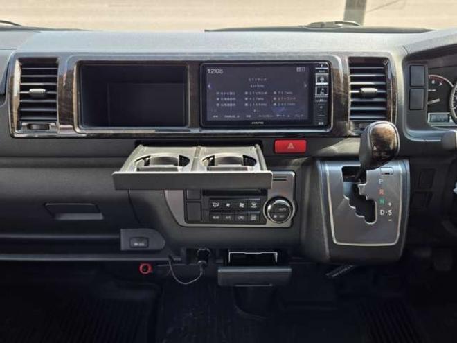 ハイエースバン2.7 スーパーGL ダークプライム ワイド ミドルルーフ ロングボディ 4WD　寒冷地仕様　パワスラ　リアヒーター&クーラー　プッシュスタート　スマートキー　ウッドコンビステアリング&シフトノブ　ハーフレザーシート　ドラレコ　バックカメラ　ETC　メモリナビ　フルセグTV　Bluetooth 2700