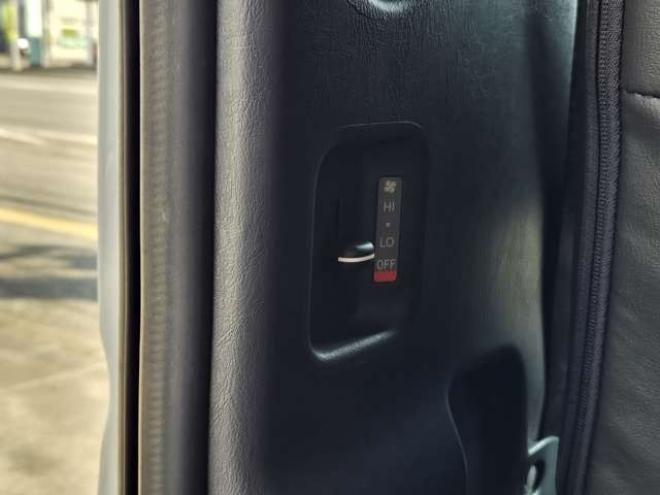 ハイエースバン2.7 スーパーGL ダークプライム ワイド ミドルルーフ ロングボディ 4WD　寒冷地仕様　パワスラ　リアヒーター&クーラー　プッシュスタート　スマートキー　ウッドコンビステアリング&シフトノブ　ハーフレザーシート　ドラレコ　バックカメラ　ETC　メモリナビ　フルセグTV　Bluetooth 2700